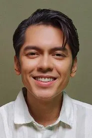 Carlo Aquino
