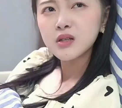 怀孕后,渣老板每天都想拿掉我的崽(2023)海报