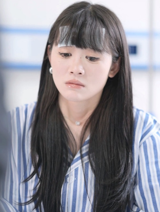 成了总裁暗恋的那个她(2023)海报
